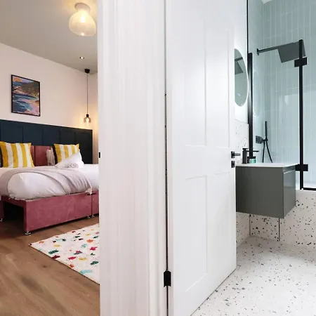 Apartment Chic With Parking And Wifi *
