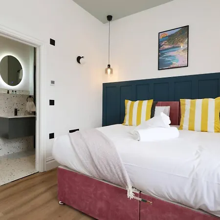 Apartment Chic With Parking And Wifi