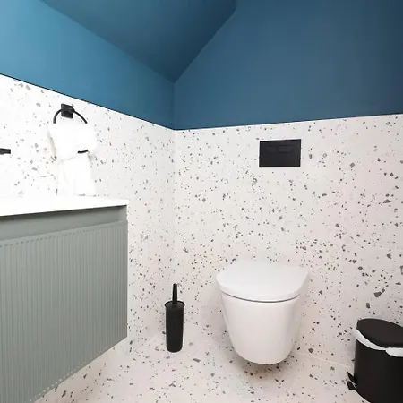 Chic With Parking And Wifi * Bristol