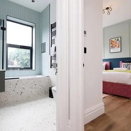 Chic With Parking And Wifi * Bristol